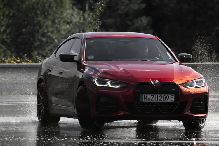 A Review of the BMW i4 2023 Electric Vehicle